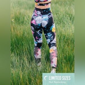 Dark Floral Mesh Hi-Rise 7/8 24” RC (20)